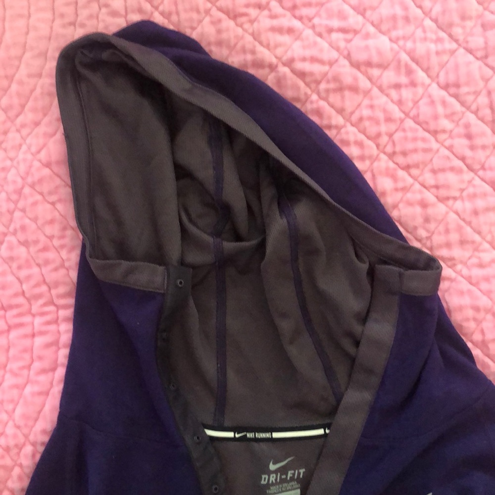 nike pullover - Picture 3 of 3